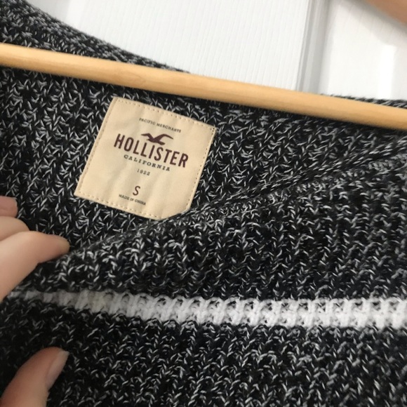 Hollister Knit Sweater - Picture 2 of 6